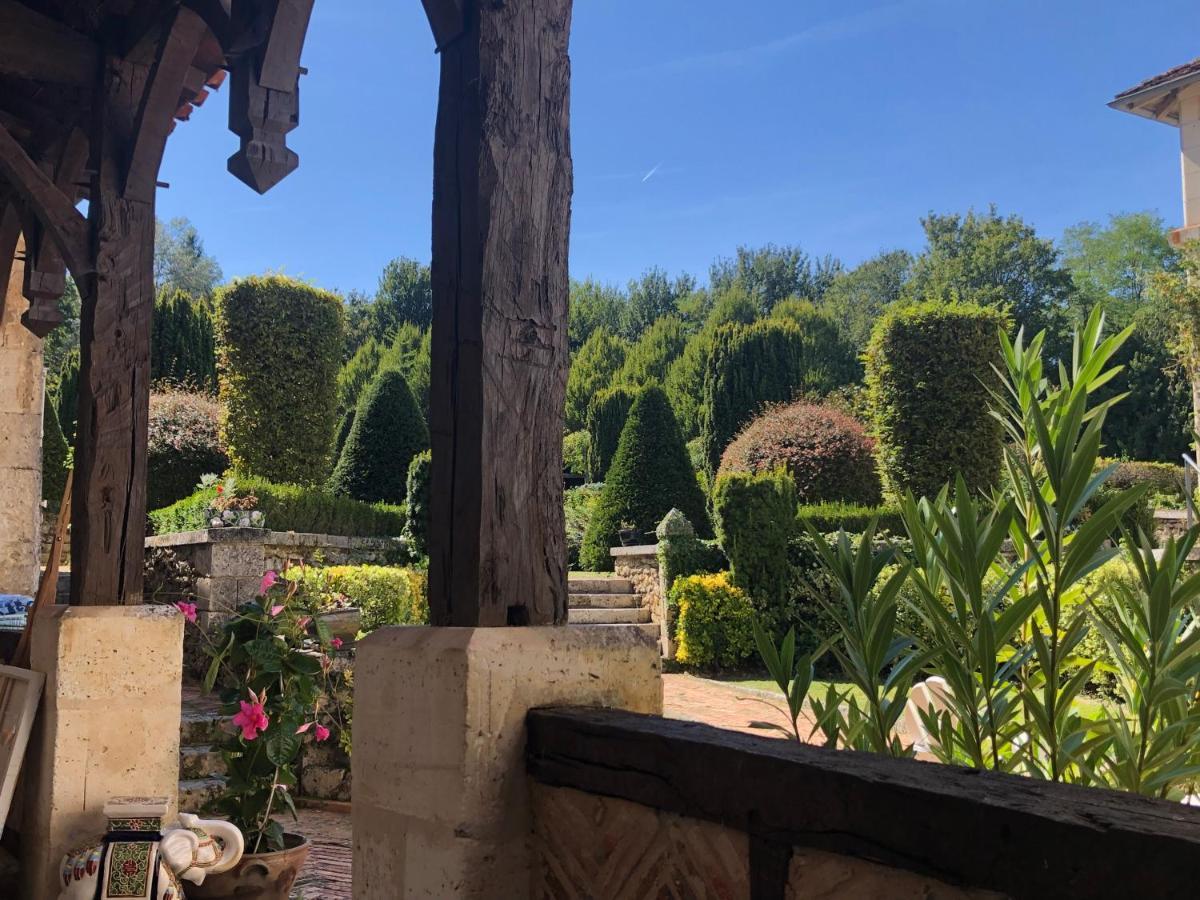 Les Deux Colombiers Bed & Breakfast Chapdeuil Eksteriør bilde