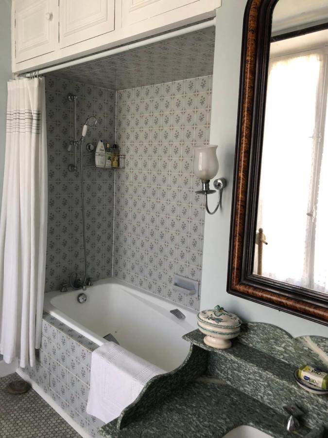 Les Deux Colombiers Bed & Breakfast Chapdeuil Eksteriør bilde